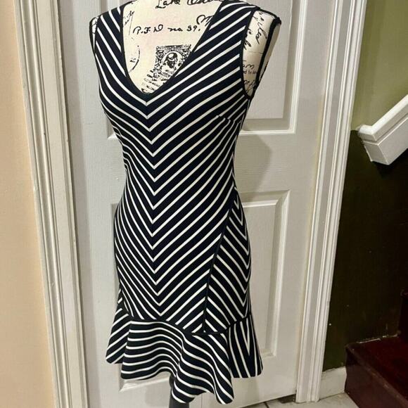 Y2K 2000’s JUICY COUTURE DRESS BANDAGE RUFFLES BLACK & WHITE SIZE XS GLAM ICONIC - Picture 12 of 16